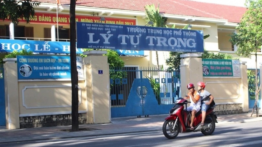 Chỉ cần 9 điểm cho 3 môn vẫn đậu trường trung học tốp đầu tại Nha Trang, Khánh Hòa